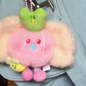 扒开她粉嫩的小缝尿进去微博
