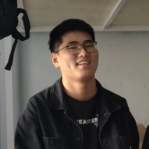 扒开她粉嫩的小缝尿进去微博
